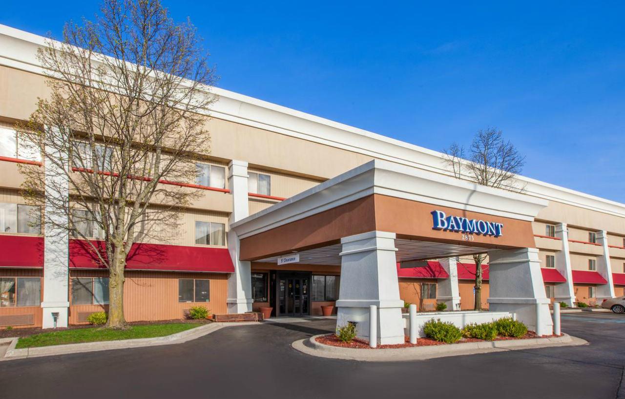 Отель Baymont By Wyndham Grand Rapids Airport Каскейд Экстерьер фото
